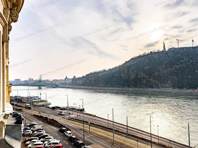 Eladó lakás Budapest V. kerület 171 nm