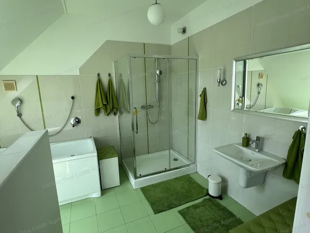 Kiadó lakás Budapest V. kerület, Kálmán Imre 16 90 nm