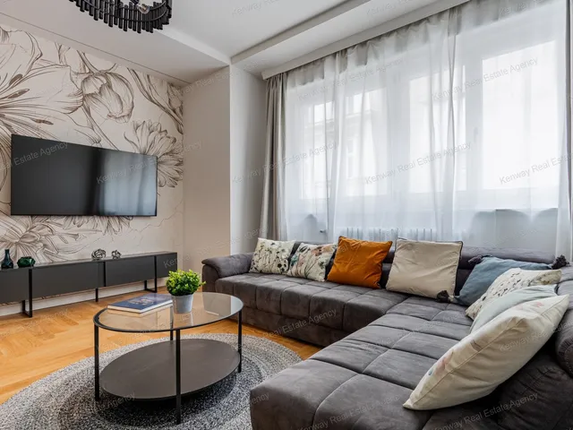 Eladó lakás Budapest VI. kerület 74 nm