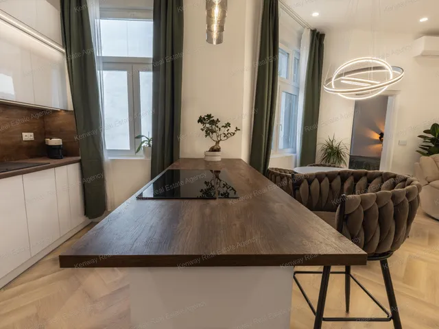 Eladó lakás Budapest V. kerület, Belváros, Papnövelde 91 nm