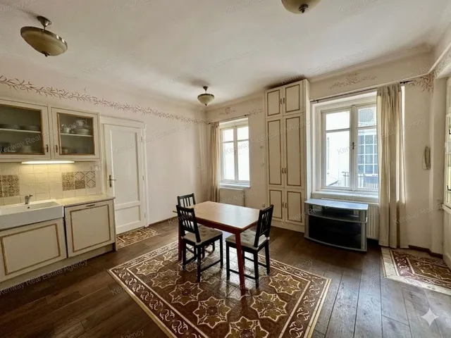 Eladó lakás Budapest II. kerület, Országút 100 nm