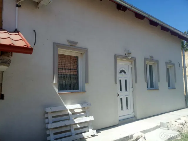 Kiadó ház Sóskút 90 nm