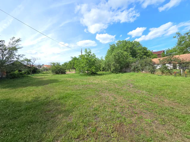 Eladó telek Gyenesdiás 2215 nm