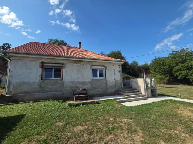 Eladó ház Hollád 85 nm