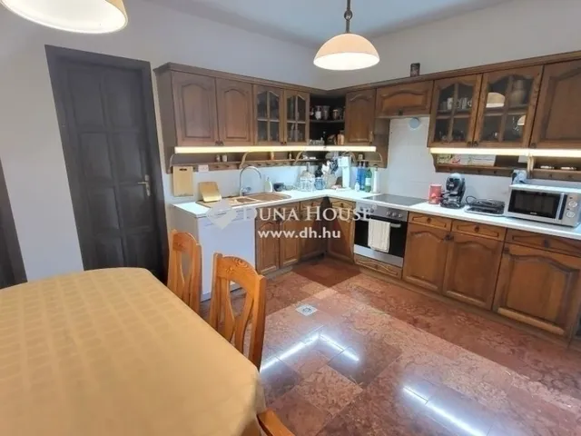 Eladó ház Budapest III. kerület 189 nm