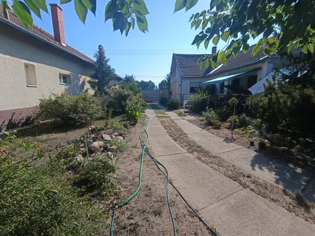 Eladó ház Tiszaalpár 120 nm