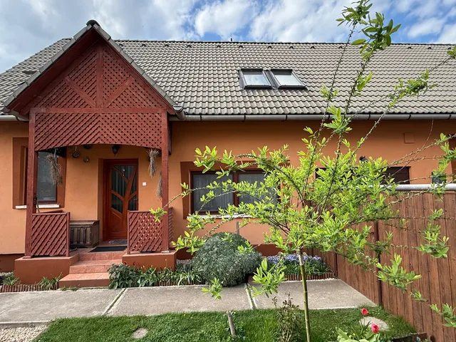 Eladó ház Szirmabesenyő 173 nm