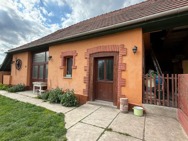 Eladó ház Szirmabesenyő 173 nm