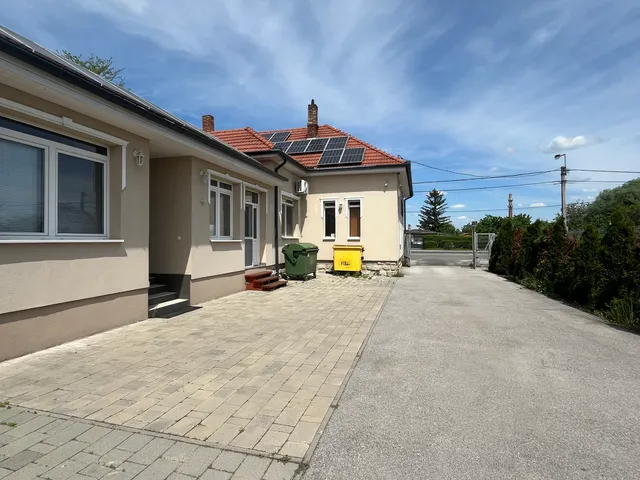Eladó kereskedelmi és ipari ingatlan Sajószentpéter 275 nm