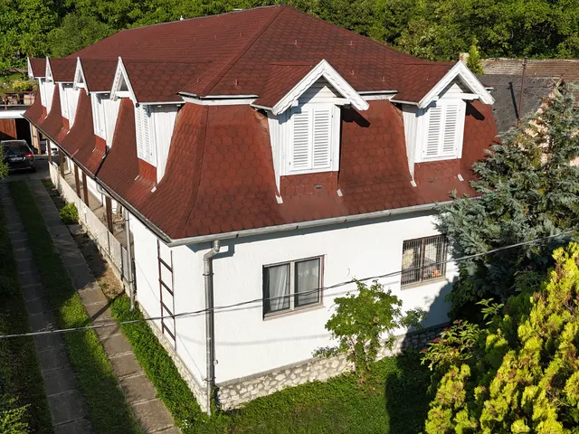Eladó ház Miskolc, Komlóstető 220 nm