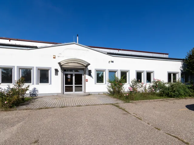 Eladó kereskedelmi és ipari ingatlan Alsózsolca, Ipari park út 2000 nm