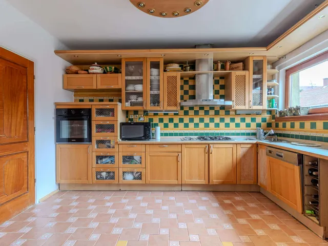 Eladó ház Miskolc, Győri kapu, Avar utca  200 nm