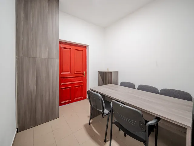 Kiadó kereskedelmi és ipari ingatlan Miskolc, Belváros 80 nm