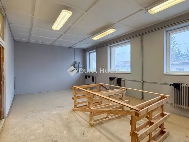 Kiadó kereskedelmi és ipari ingatlan Miskolc 453 nm