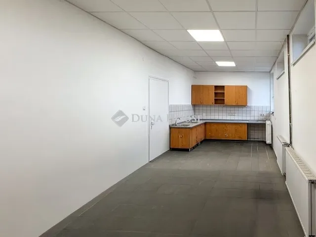 Kiadó kereskedelmi és ipari ingatlan Miskolc 453 nm