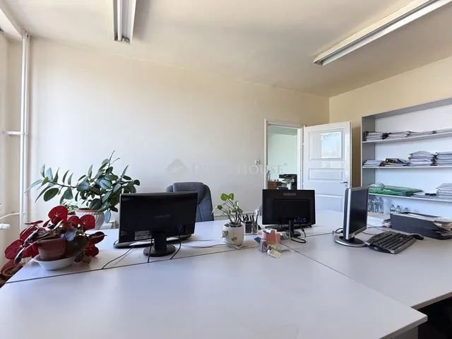 Eladó kereskedelmi és ipari ingatlan Miskolc 75 nm