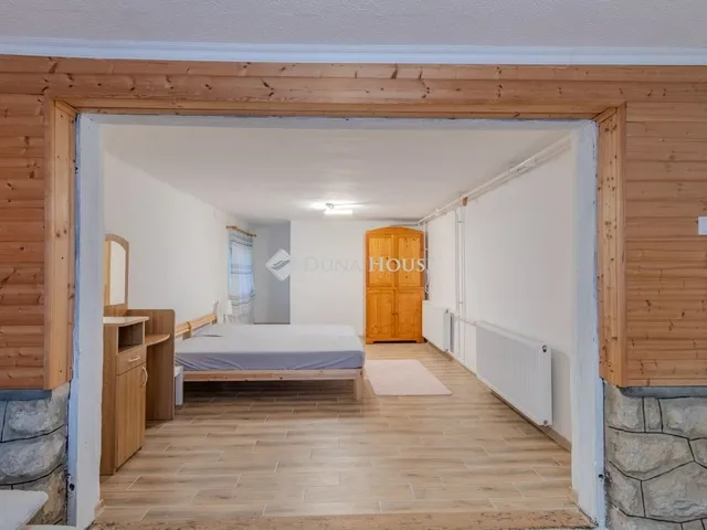 Eladó ház Cserépfalu 184 nm