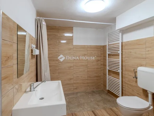 Eladó ház Cserépfalu 184 nm