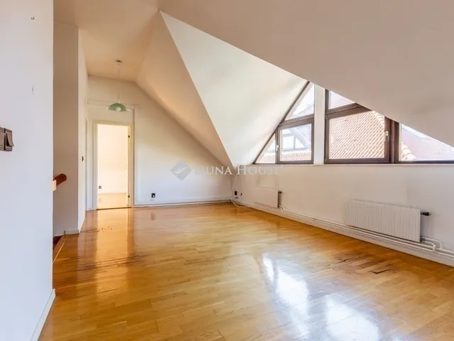 Eladó ház Budapest II. kerület 210 nm