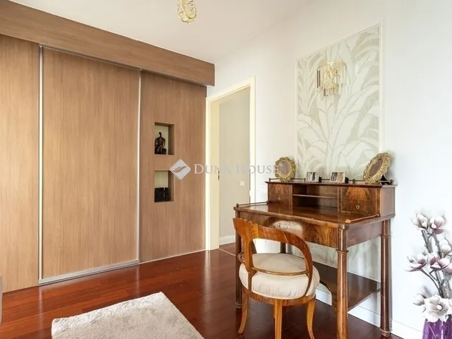 Eladó ház Budapest II. kerület 270 nm