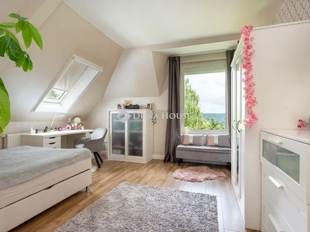 Eladó ház Budapest II. kerület 270 nm