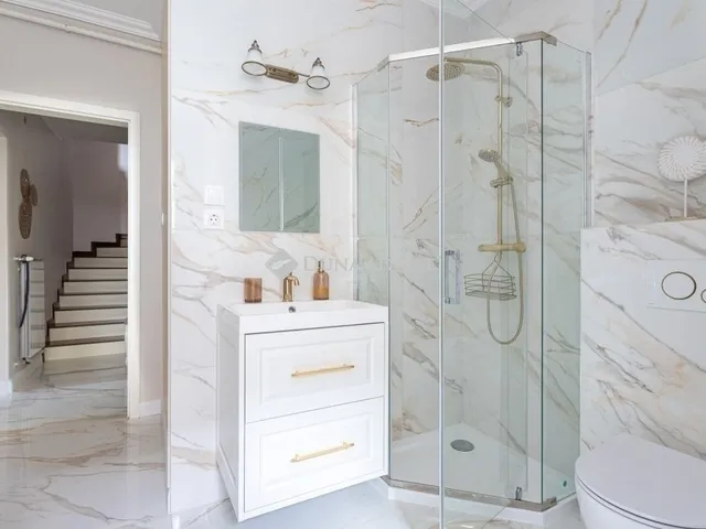 Eladó ház Budapest II. kerület 270 nm