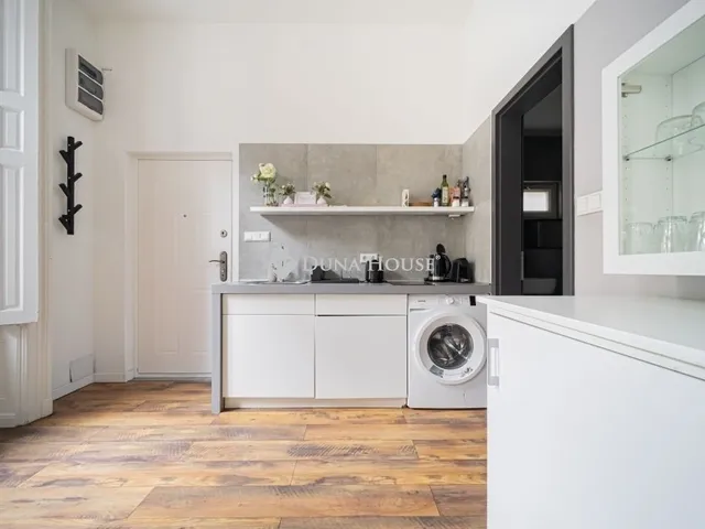 Eladó lakás Budapest VI. kerület 137 nm