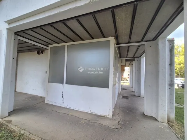 Eladó kereskedelmi és ipari ingatlan Budapest III. kerület 26 nm