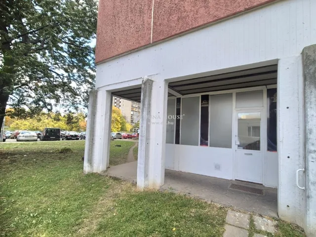 Eladó kereskedelmi és ipari ingatlan Budapest III. kerület 26 nm