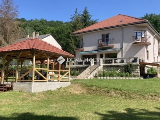 Eladó ház Parád 376 nm