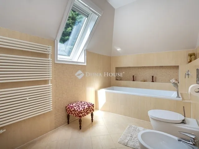 Eladó ház Budapest II. kerület 270 nm