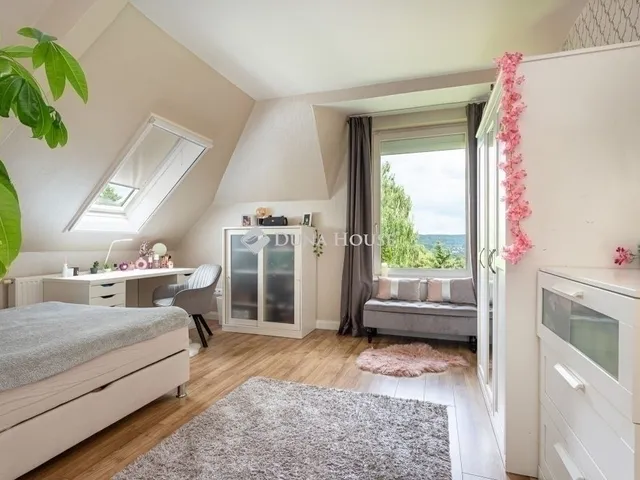 Eladó ház Budapest II. kerület 270 nm