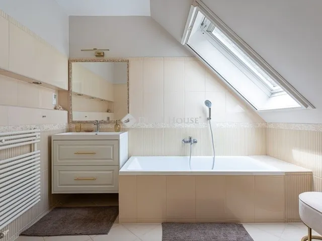 Eladó ház Budapest II. kerület 270 nm