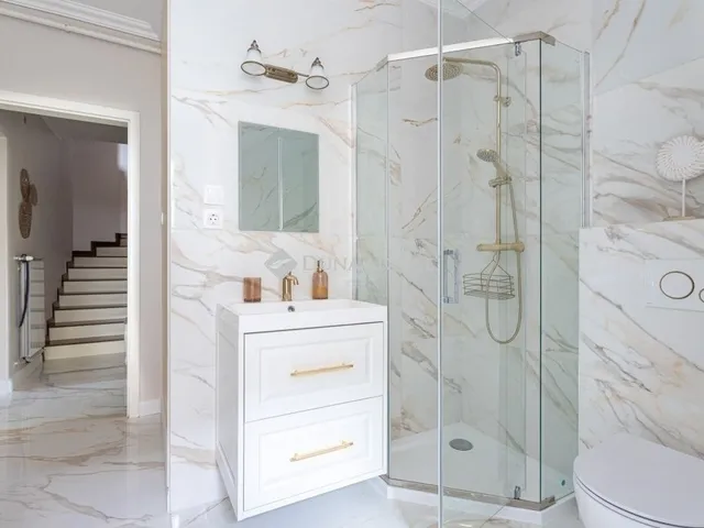 Eladó ház Budapest II. kerület 270 nm