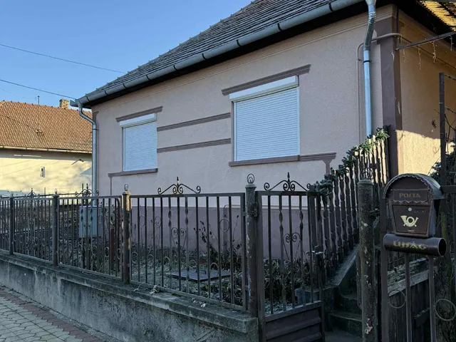 Eladó ház Hangács 80 nm