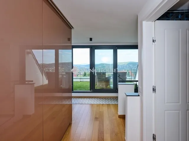 Eladó lakás Budapest XII. kerület 168 nm