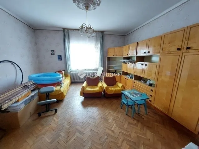 Eladó ház Budapest III. kerület 180 nm