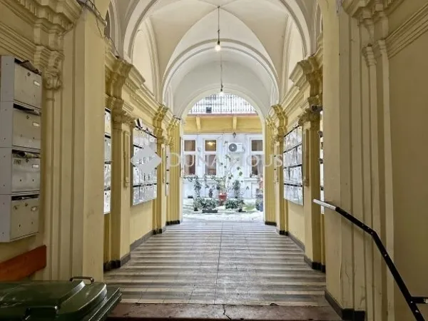 Eladó lakás Budapest VI. kerület 28 nm