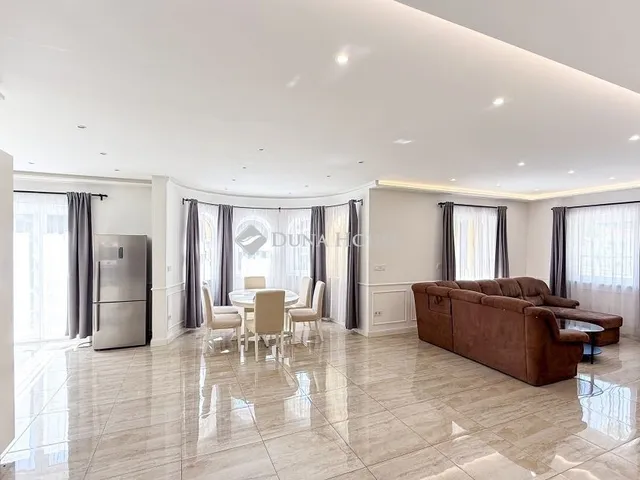 Kiadó ház Miskolc 220 nm