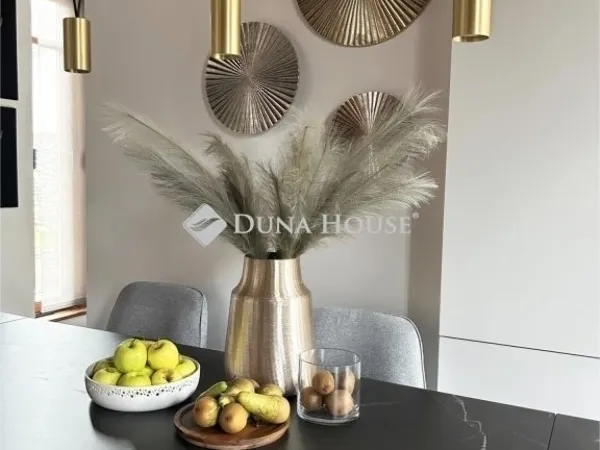 Eladó ház Budapest III. kerület 264 nm