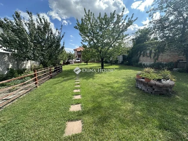 Eladó ház Budapest XXI. kerület 240 nm