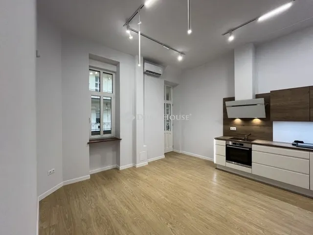 Eladó lakás Budapest II. kerület 120 nm