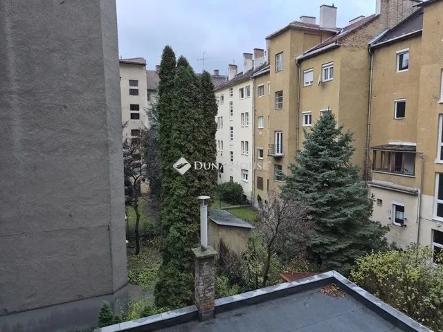 Eladó lakás Budapest III. kerület 93 nm