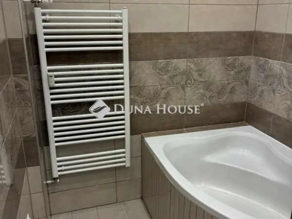 Eladó lakás Budapest II. kerület 70 nm