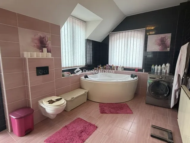 Eladó ház Budapest III. kerület 300 nm