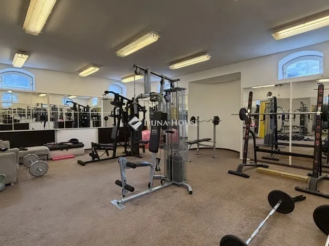 Eladó ház Budapest III. kerület 300 nm