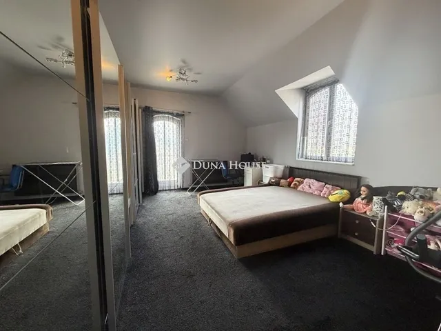 Eladó ház Budapest III. kerület 300 nm