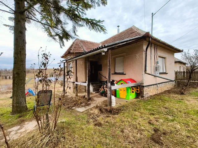Eladó ház Galvács, Törley utca 63 nm