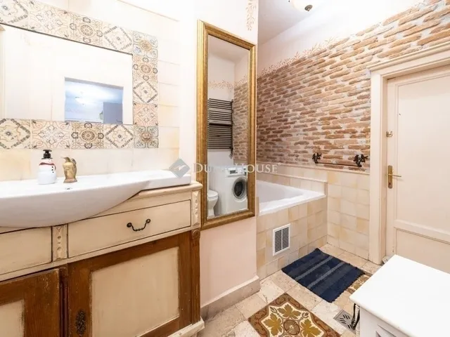 Eladó lakás Budapest II. kerület 97 nm