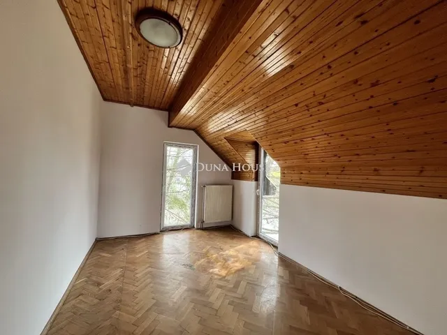 Eladó lakás Budapest XV. kerület 178 nm